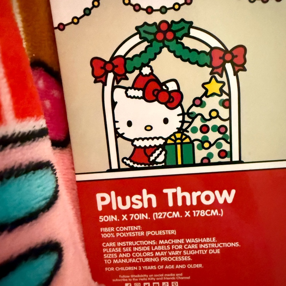 Hello Kitty plush throw - Picture 3 of 4